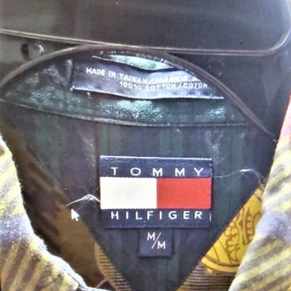 RARE Logo MEN'S Tommy Hilfiger SHIRT Size MEDIUM Lion Armor Crescent Shield - Picture 4 of 5